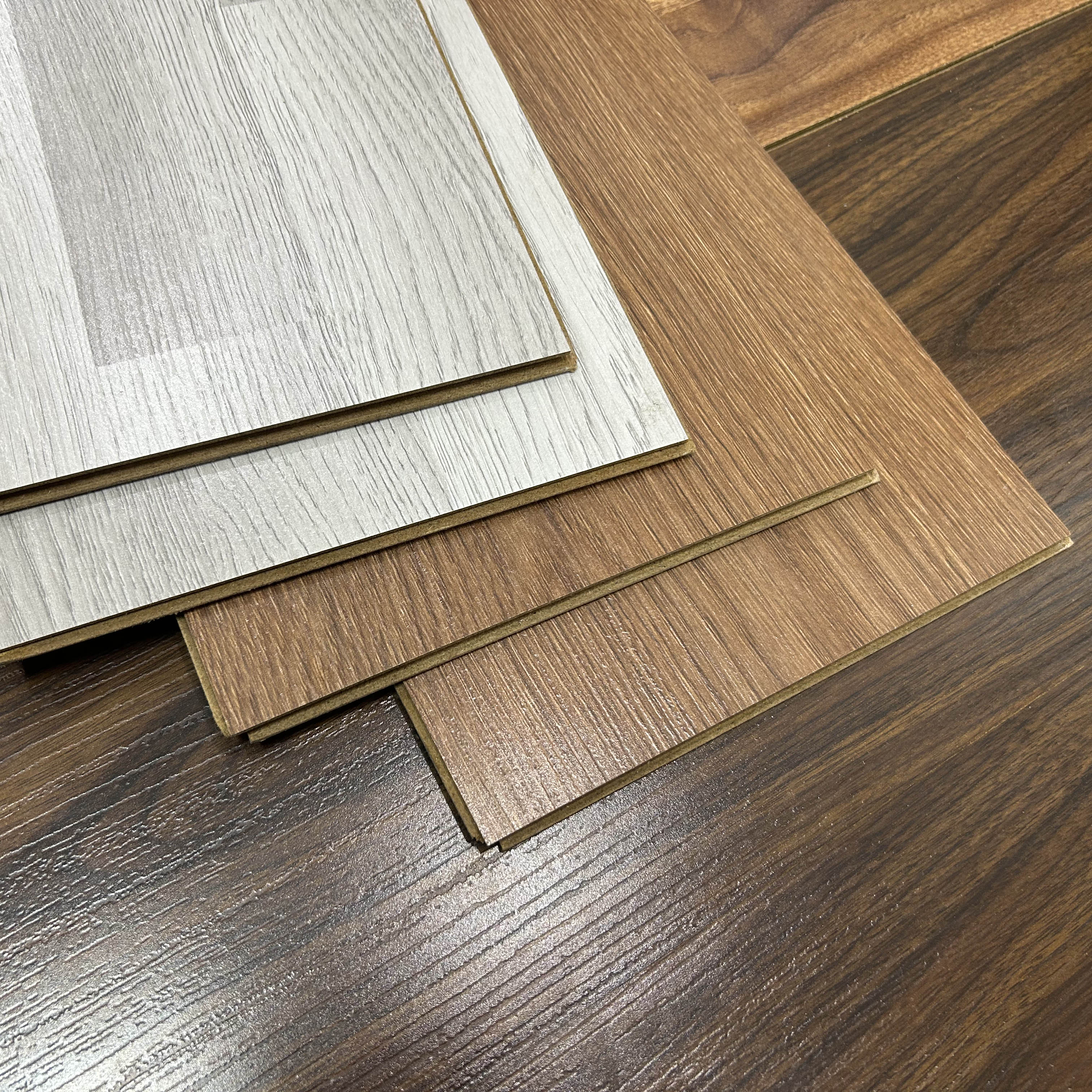 Click Lock Herringbone Laminate Floor